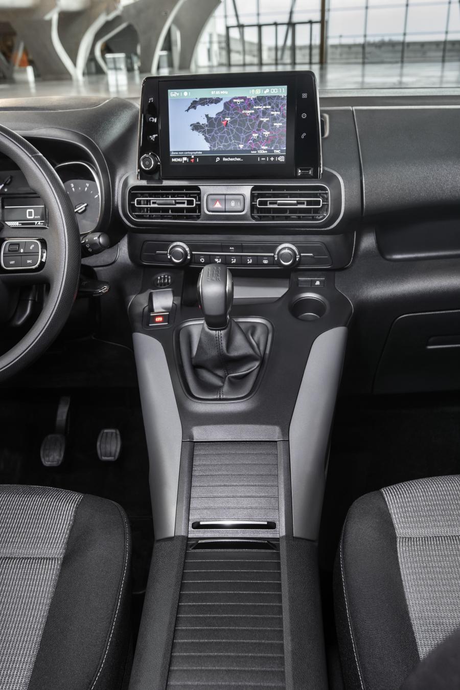 Детали интерьера Toyota ProAce City Verso Long 2019 года  (EU) (фото 27 из 34)